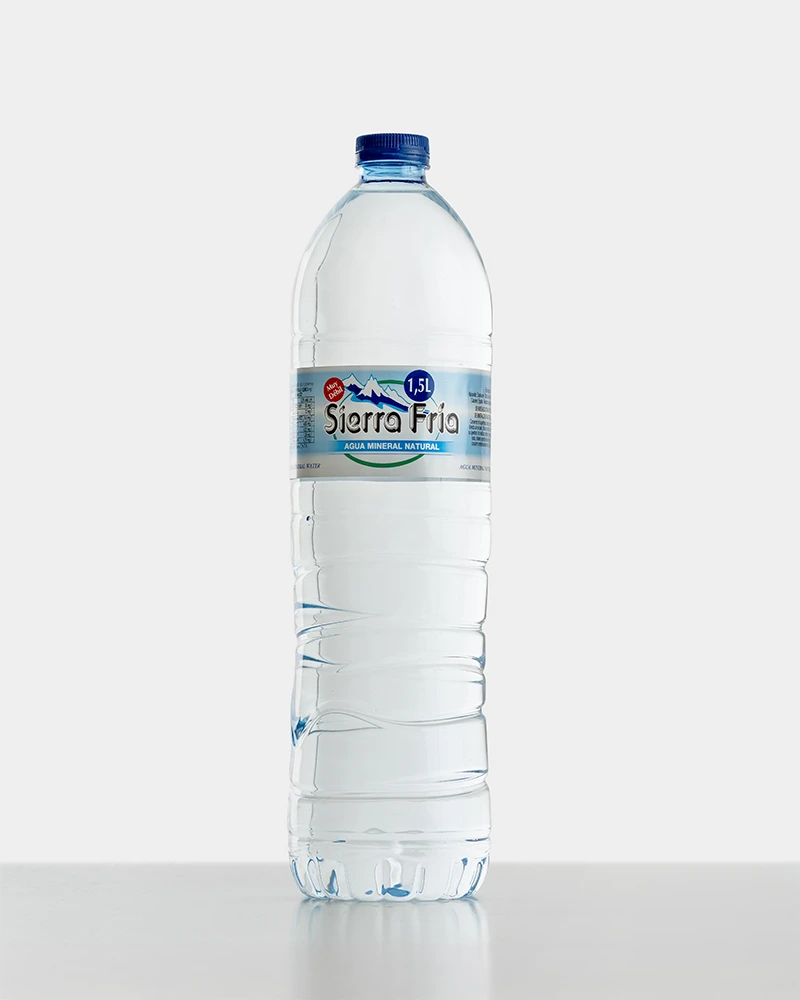 envase de presentación del agua sierra fría de un litro y medio